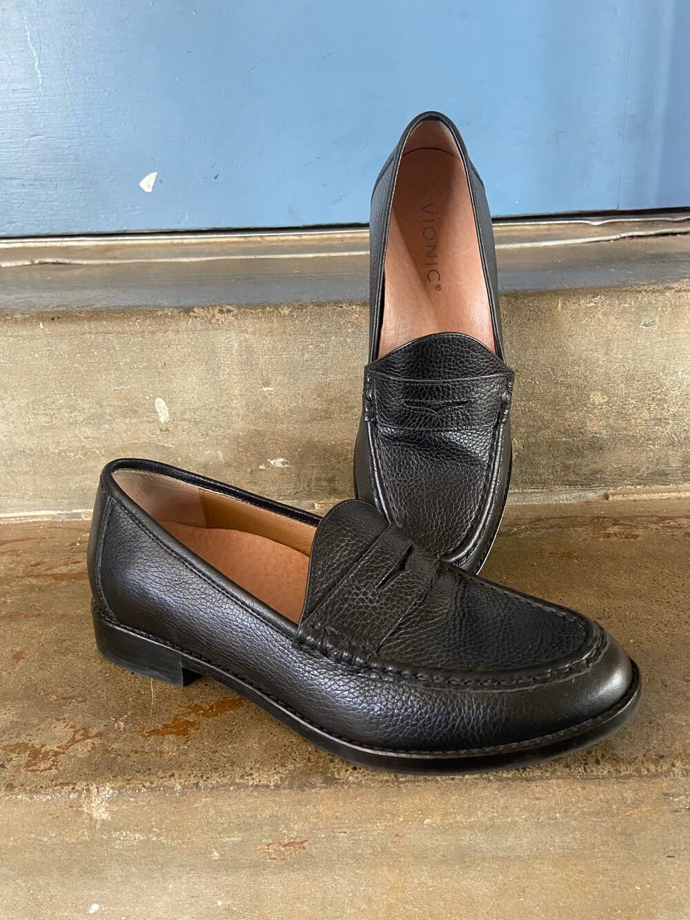 Vionic Waverly black tumbled leather penny loafer